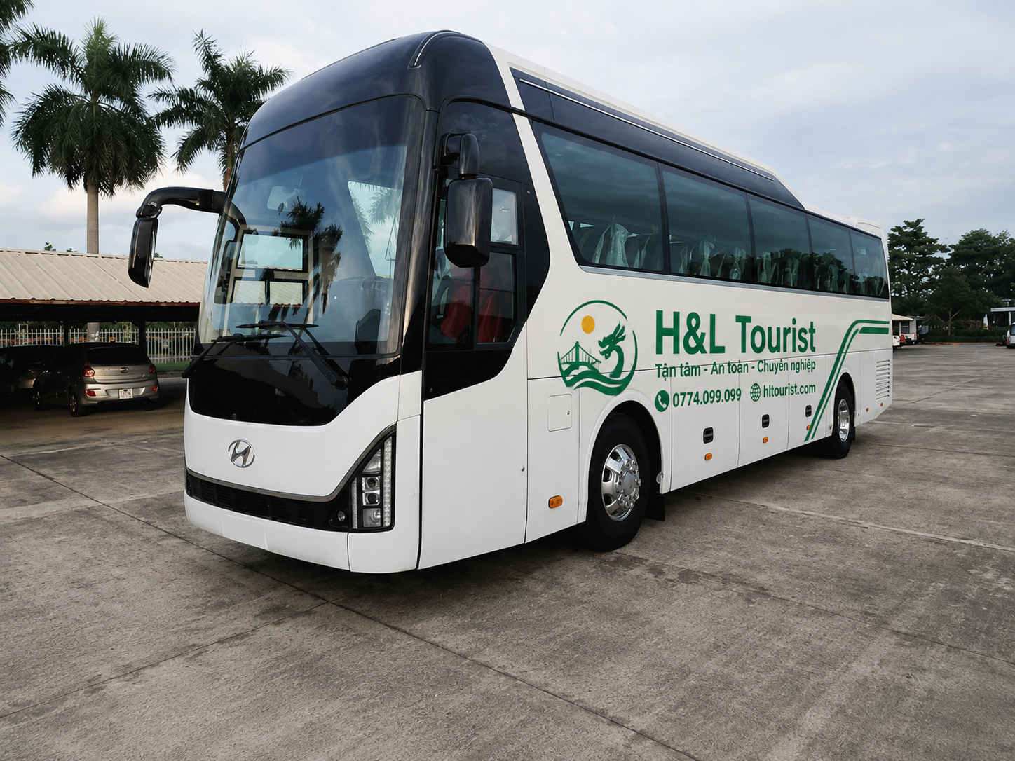 Đồng hành cùng bạn trên hành trình từ Cần Thơ đến Phan Thiết với đội xe du lịch đời mới, an toàn và tiện nghi.