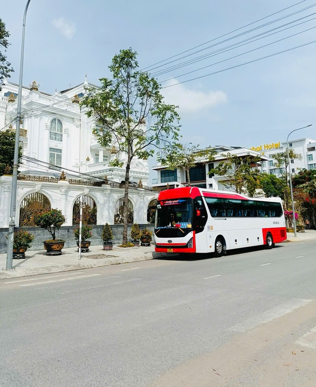 Xe Du Lịch Đời Mới H&L Tourist Phục Vụ Tuyến TP.HCM – Nha Trang