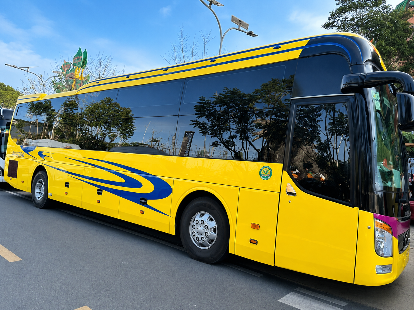 Thuê Xe Giường Nằm Trọn Gói Giá Tốt H&L Tourist
